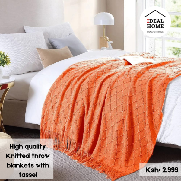 Luxurious Knitted Throw Blanket with Tassels
